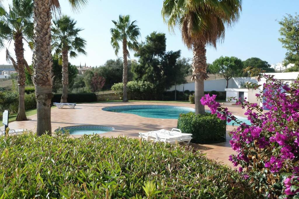 Great 2 Bedroom Apartment With Communal Pool Lagos Eksteriør bilde