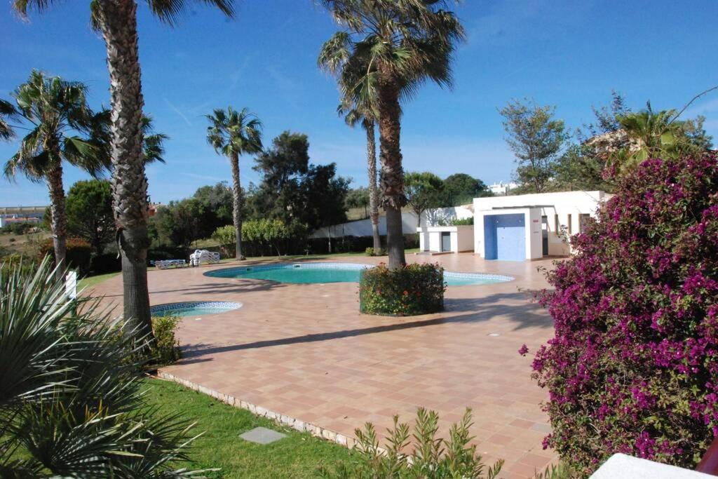 Great 2 Bedroom Apartment With Communal Pool Lagos Eksteriør bilde