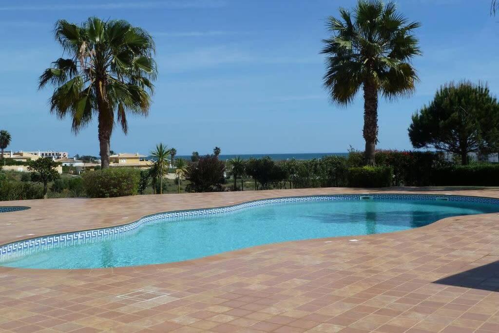 Great 2 Bedroom Apartment With Communal Pool Lagos Eksteriør bilde